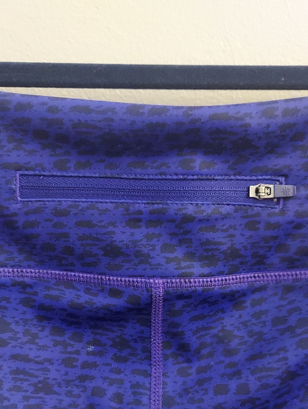 ATHLETA Asym Camo Purple 7/8 Yoga Leggings M Running Athletic - Picture 9 of 16